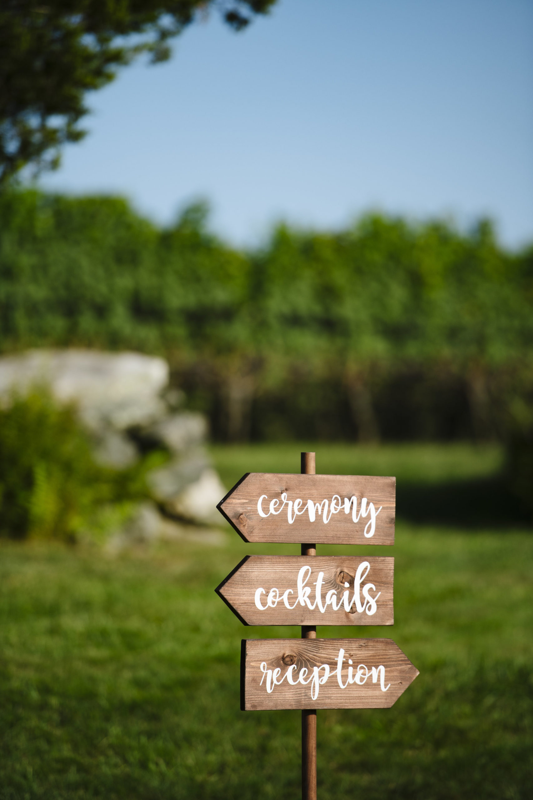 wedding direction signs at jonathan edwards winery - Pearl Weddings &amp; Events