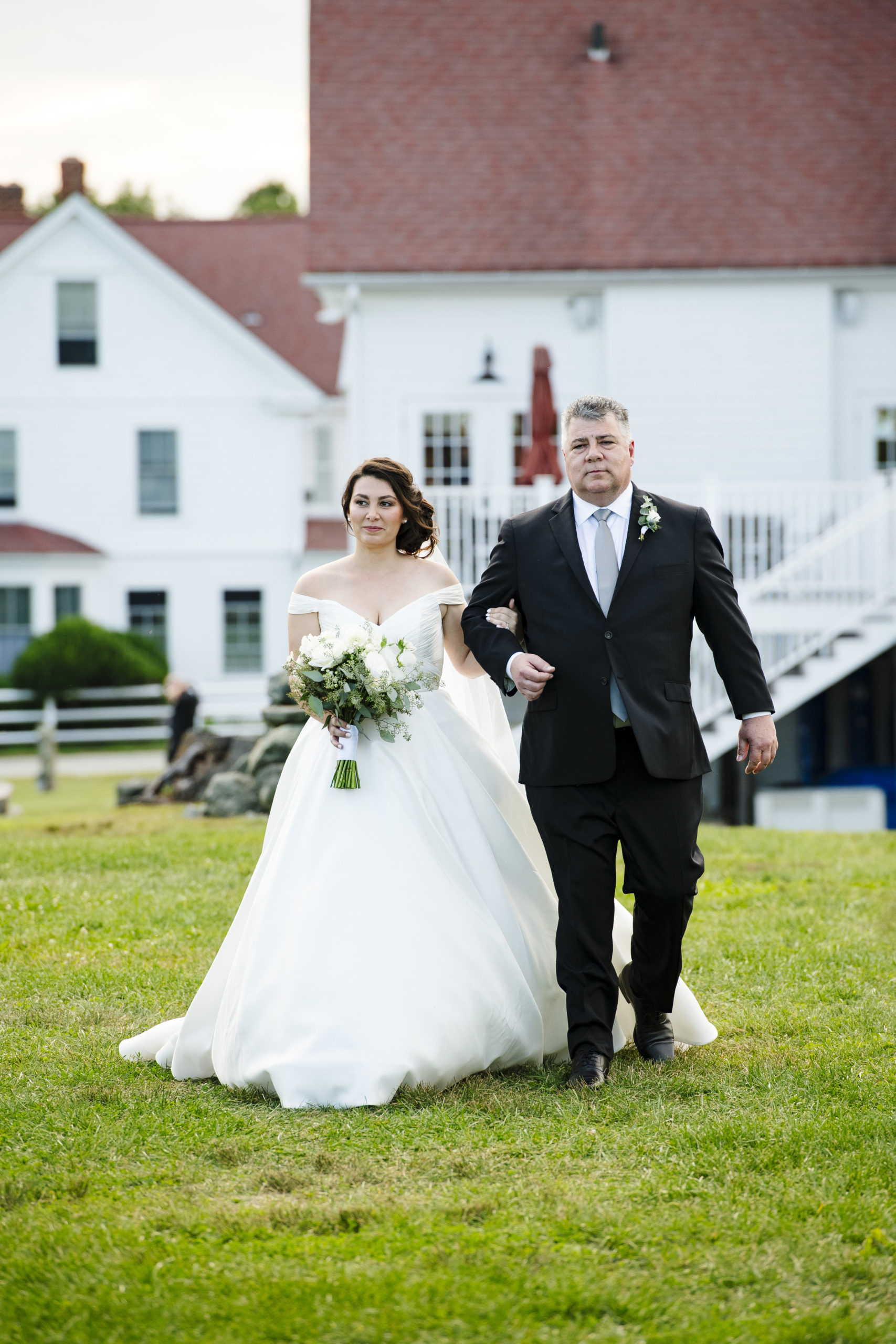 Bride and father of the bride walking down the aisle. Which side does the bride walk down the aisle? - Pearl Weddings &amp; Events