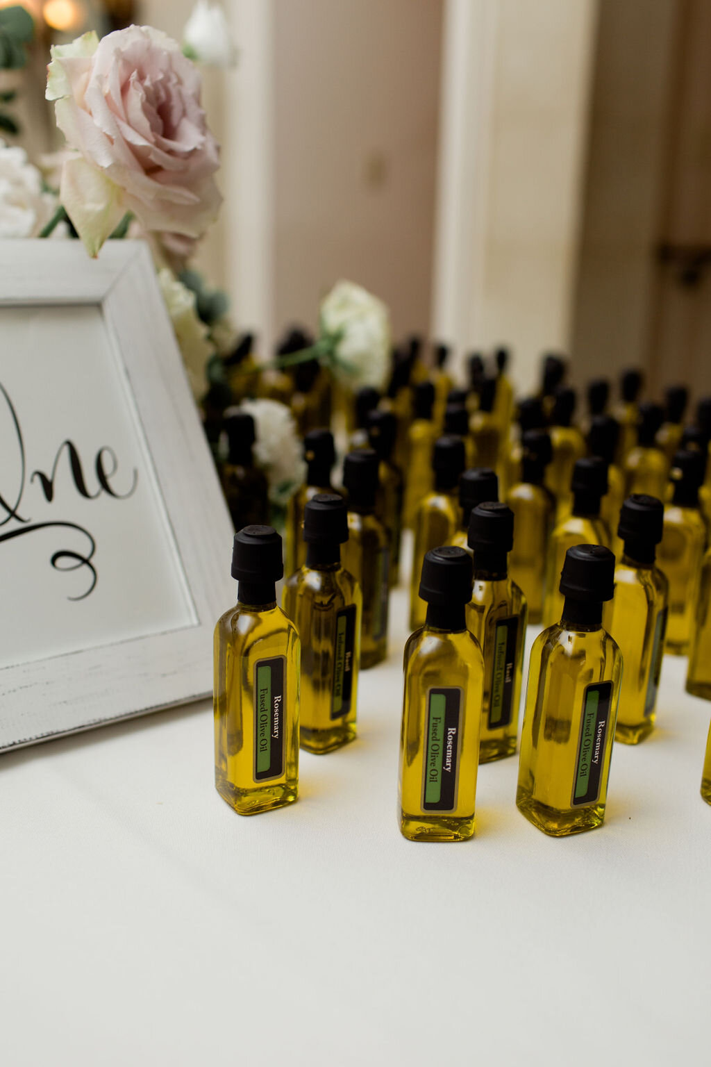 Oil wedding favors - Pearl Weddings &amp; Events