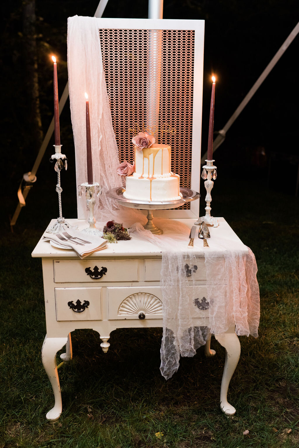 Simple cake with vintage boho display - Pearl Weddings &amp; Events