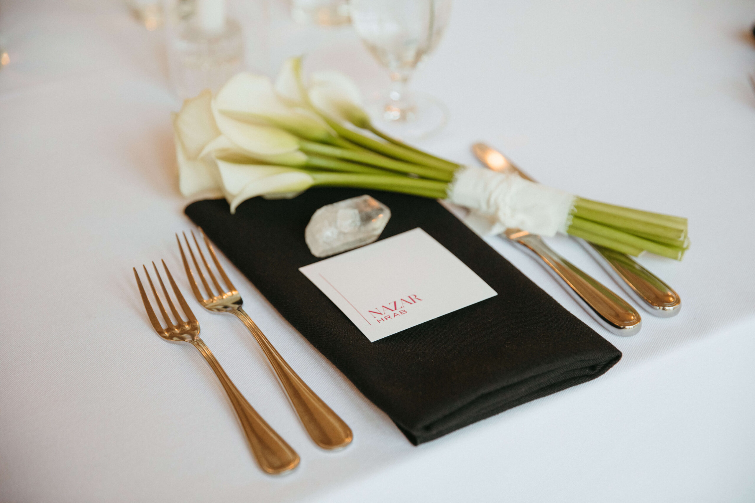 Wedding table setting and bouquet